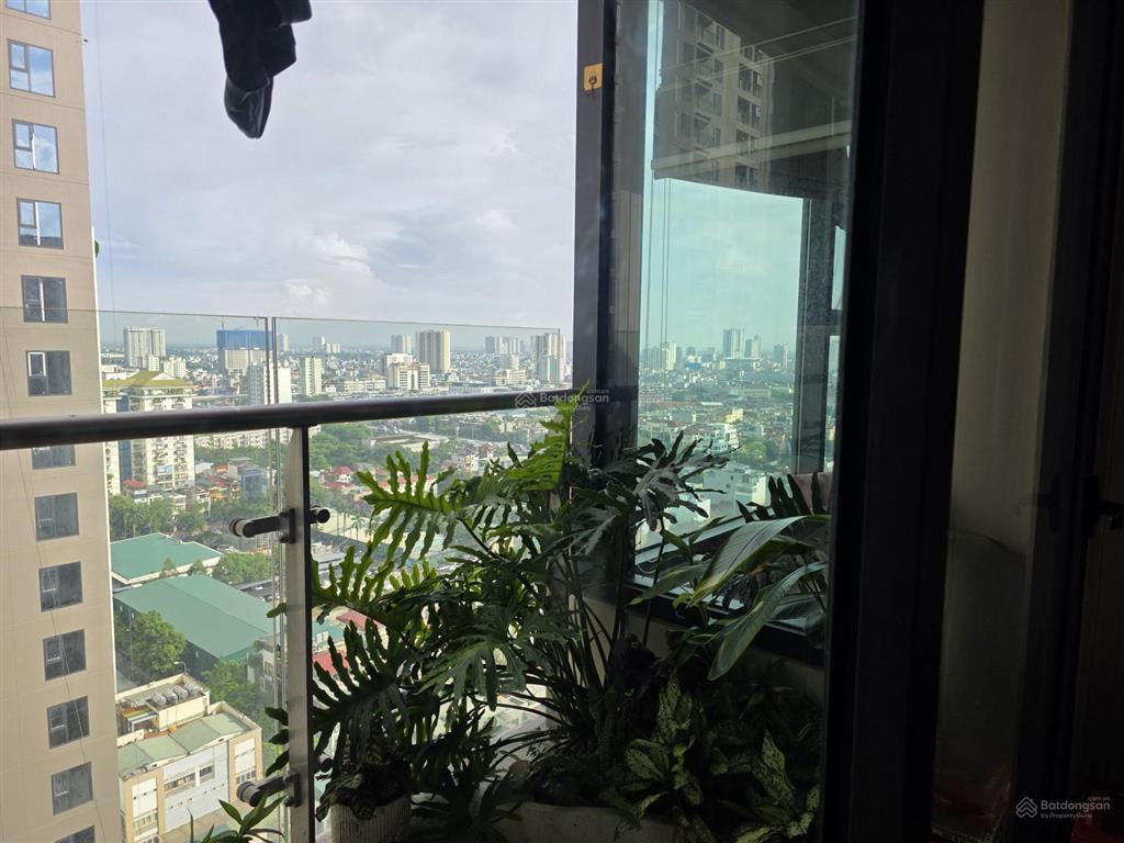 Chính chủ cần bán gấp căn hộ tầng 22, 72,5m2 thông thuỷ, căn góc đẹp toà, view đẹp