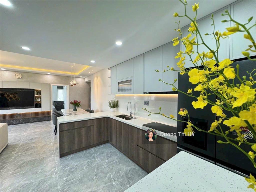 Bán gấp căn hộ cảnh viên 2, phú mỹ hưng, quận 7 118m2 giá 10 tỷ. 0909 740 *** dương hà