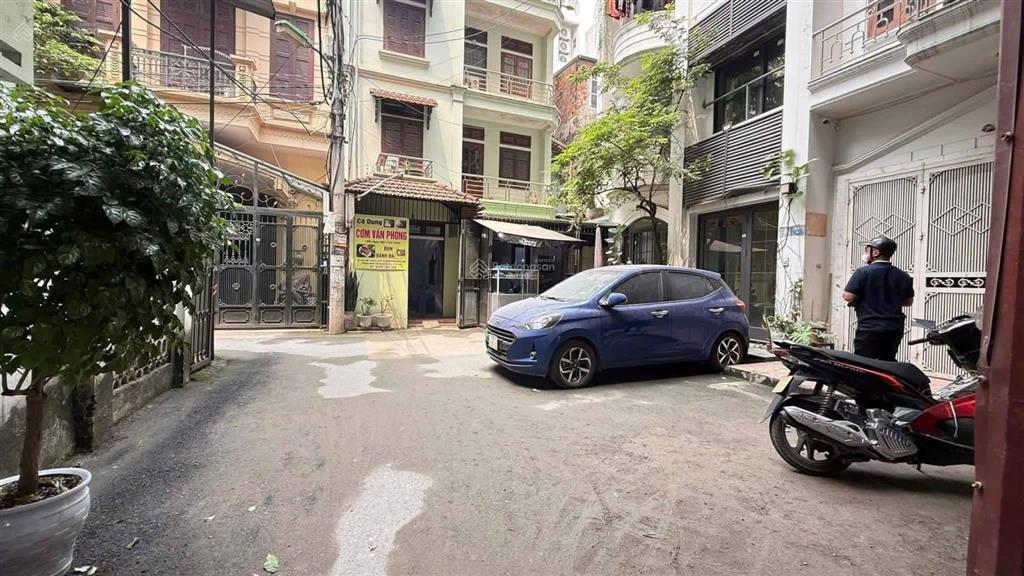 Bán nhà hoàng quốc việt cầu giấy dt 57m x4m mt5,4m giá 22 tỷ có thương lượng