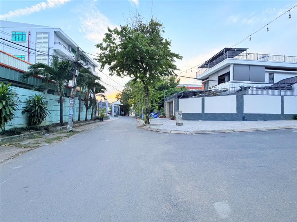 Chủ cần bán gấp lô đất 881m2 góc 2 mt đường 9 cặp bên vạn phúc thủ đức 0938 325 ***