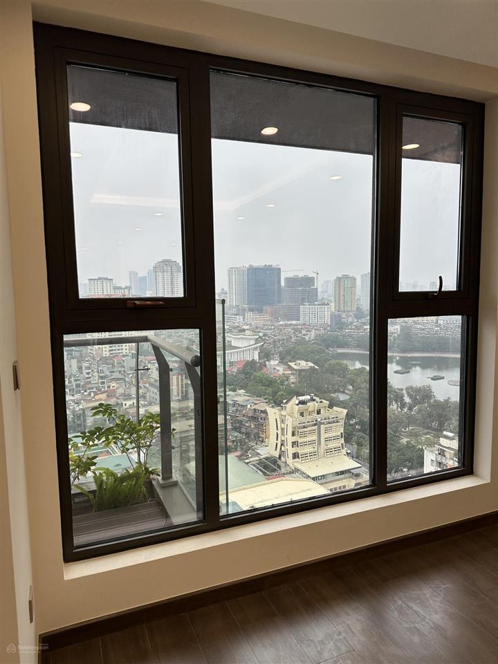 Cần nhượng lại căn 3 ngủ đồ cơ bản sẵn sổ hướng đông nam tầng trung giá chỉ 120 triệu/m