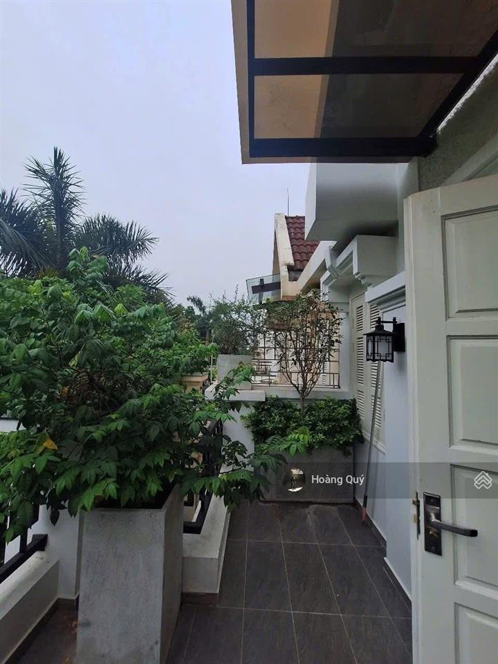 Biệt thự sân vườn kđt mỹ đình từ liêm 135m2* mặt tiền 10m. hầm gara vị trí kinh doanh giá 39 tỷ
