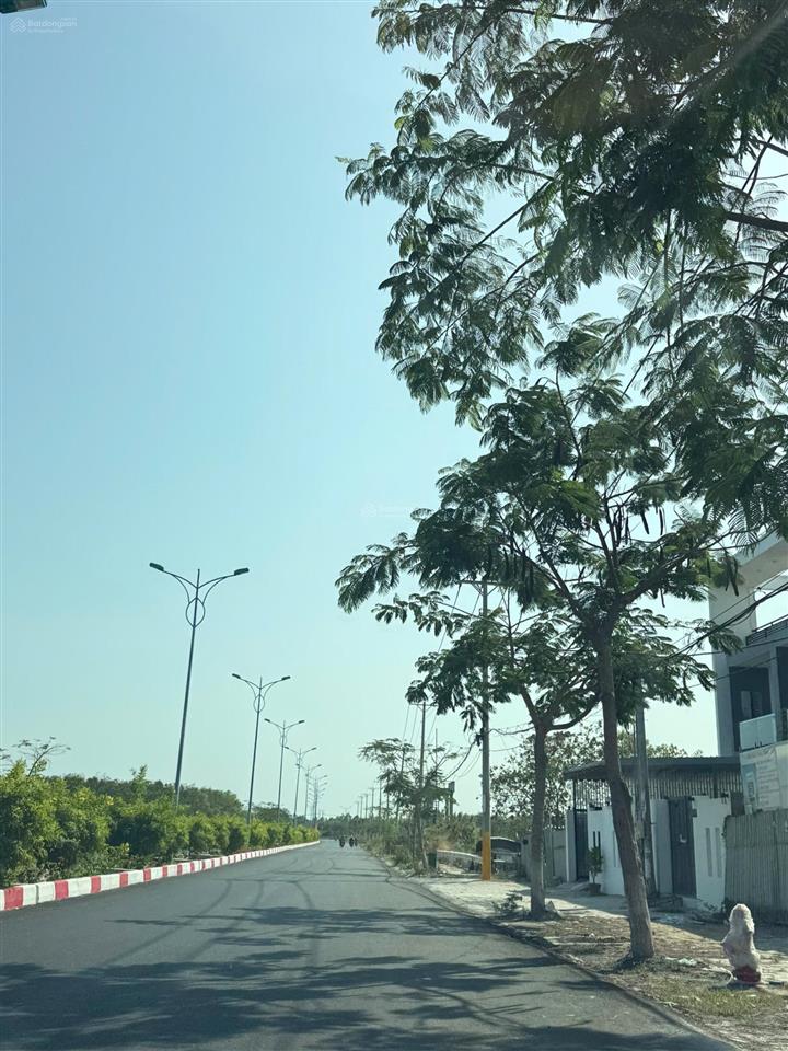 Gấp! biệt thự 500m đã xây sẵn nhà thô cần nhượng lại gấp, đường nhựa, vỉa hè thông thoáng 28tr/m2