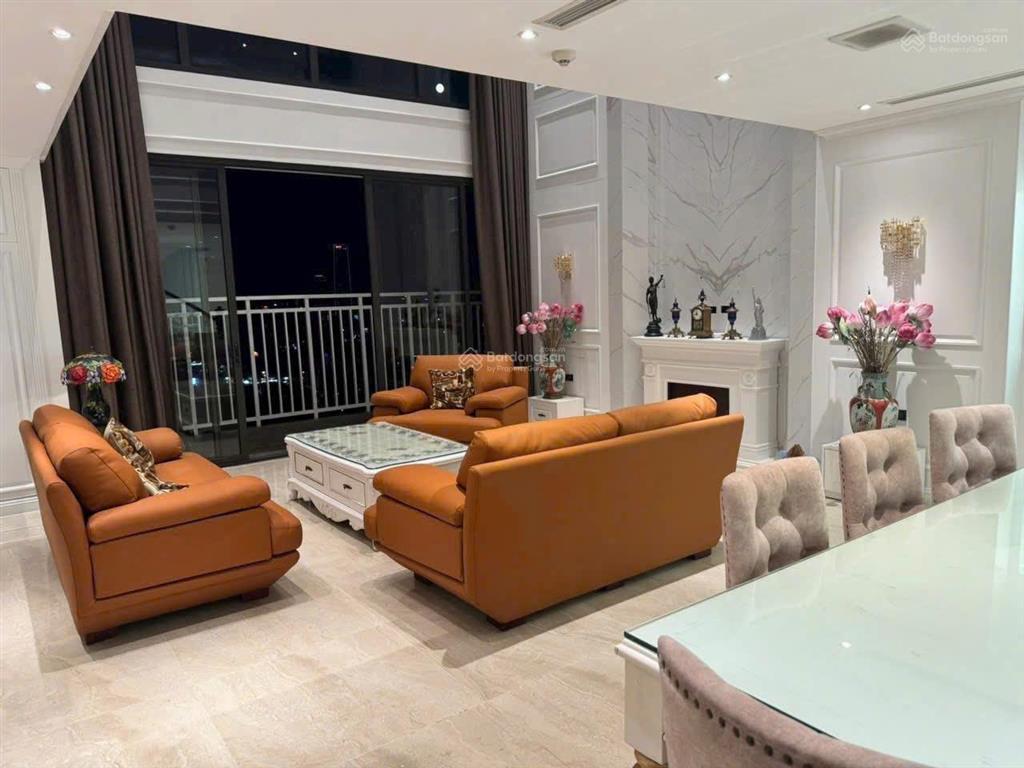 Hiếm có duplex !!! diện tích 195m2 giá chỉ 17,6 tỷ, full nt cao cấp, thông tầng. 0343,202.831