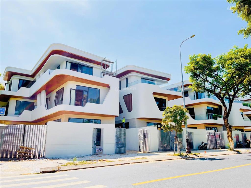 Căn biệt thự 4 tầng bùi viện ngay sát sông hàn 331m2 ngang 12m giá tốt khu elisia complex 32tỷ