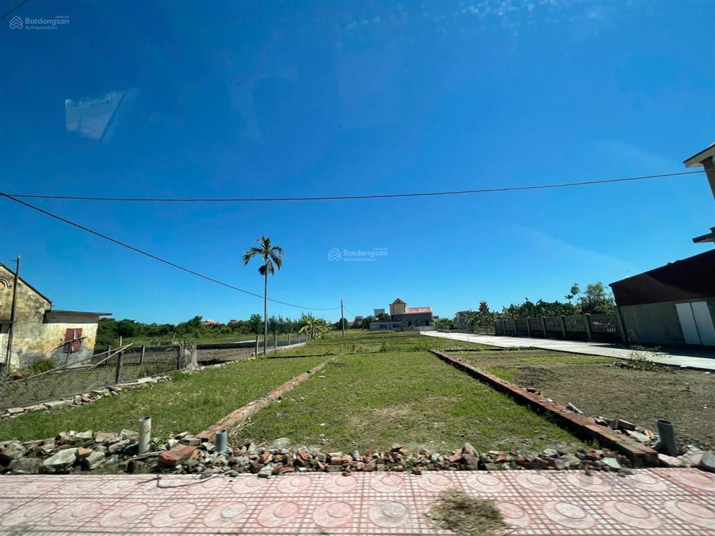 Bán đất mặt biển nam định diện tích 98m2, trục chính, vỉa hè ô tô tránh giá 1,3 tỷ. 0783 681 ***