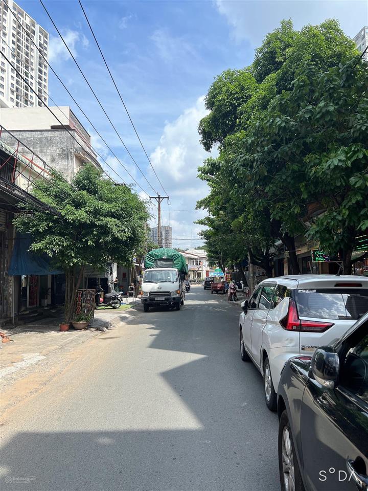 Bán nhà 3 tầng, mặt tiền đường 8m, kdc việt lập, an bình, dĩ an