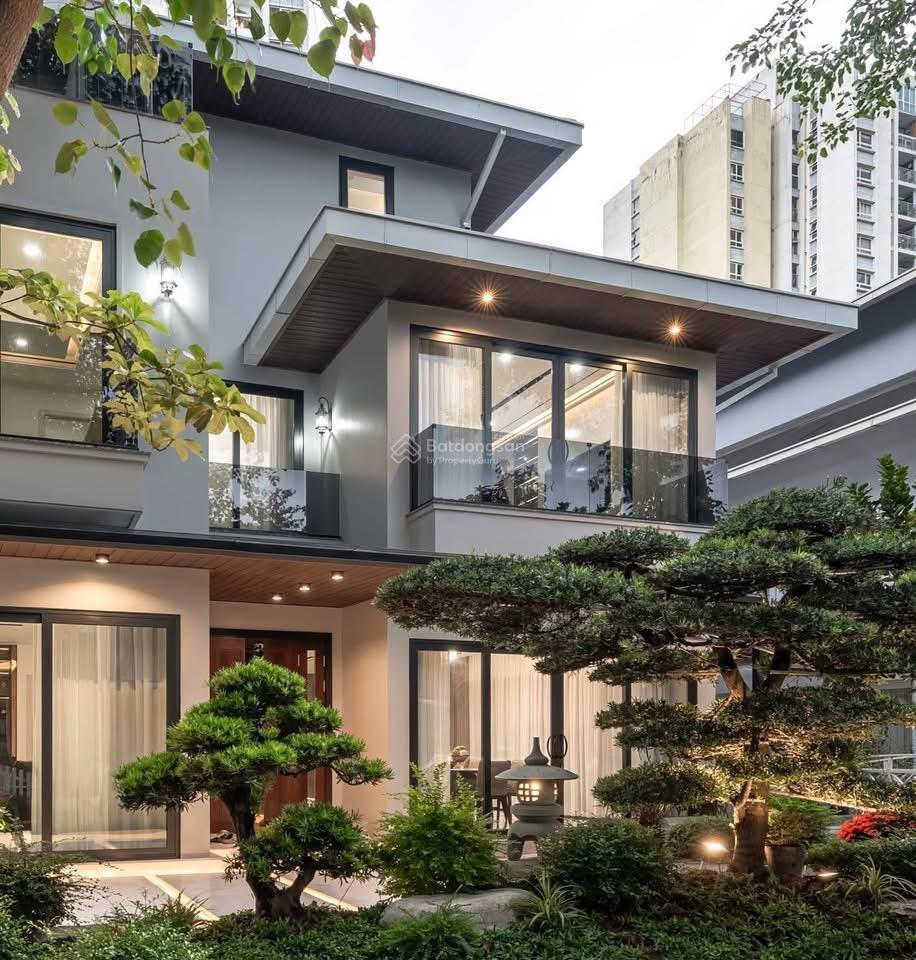 Nhà riêng khu ciputra nhà mới 3 tầng siêu vip 180m², mt 9m, 3 tầng, ô tô tránh, vỉa hè 69 tỷ