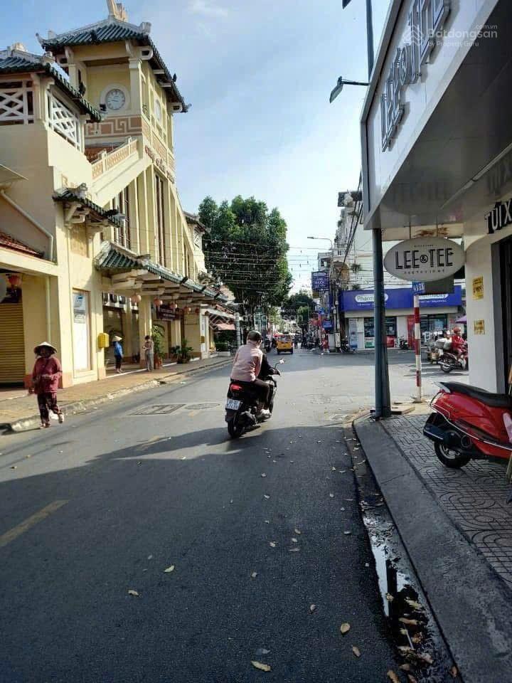 Bán nhà mặt phố tại phố hai bà trưng, 7,5 tỷ, 33 m2, tốt chỉ với, gần bến ninh kiều, tp cần thơ