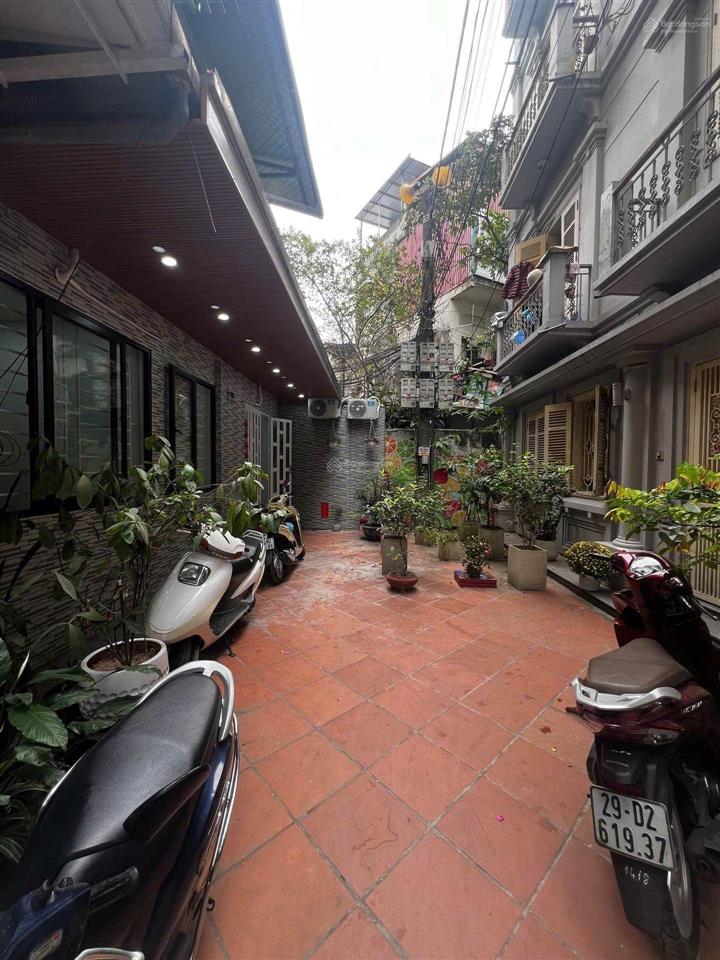 5,9 tỷ tập thể tầng 1 lò đúc 70m sử dụng 2 ngủ 30m ra mặt phố