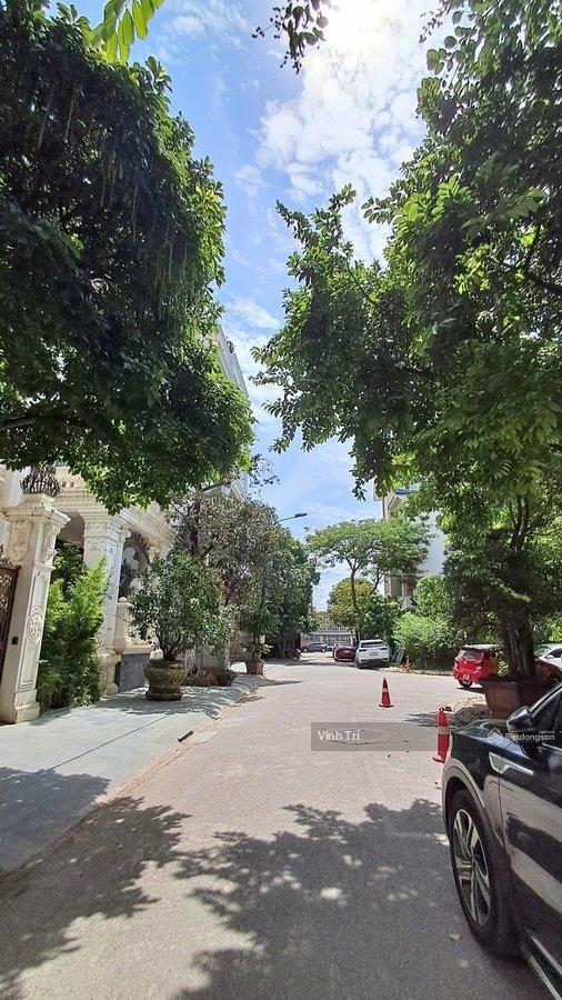 Tôi cần bán nhà kđt hoàng mai dt 69m2 8t mt 6m gara oto kinh doanh oto tránh nhau 30 tỷ