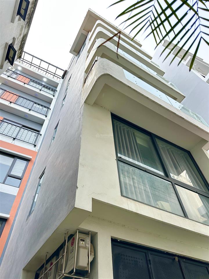 Hiếm! nhà view hồ tây lô góc 2 mặt thoáng thang máy dòng tiền ~100 triệu/tháng