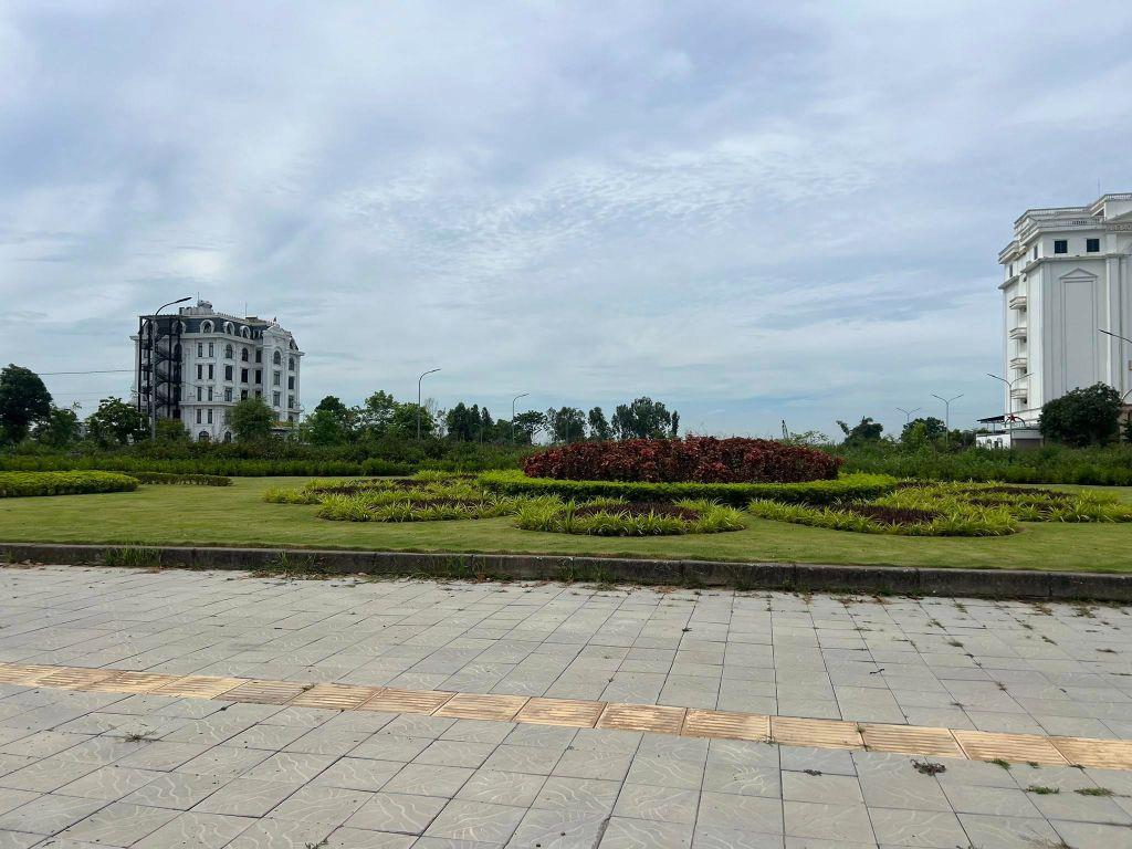 Bán lô đất 3 mặt tiền mặt đường Trường Chinh, TP Hải Dương, 789m2, lô góc, KD tốt, vị trí đẹp