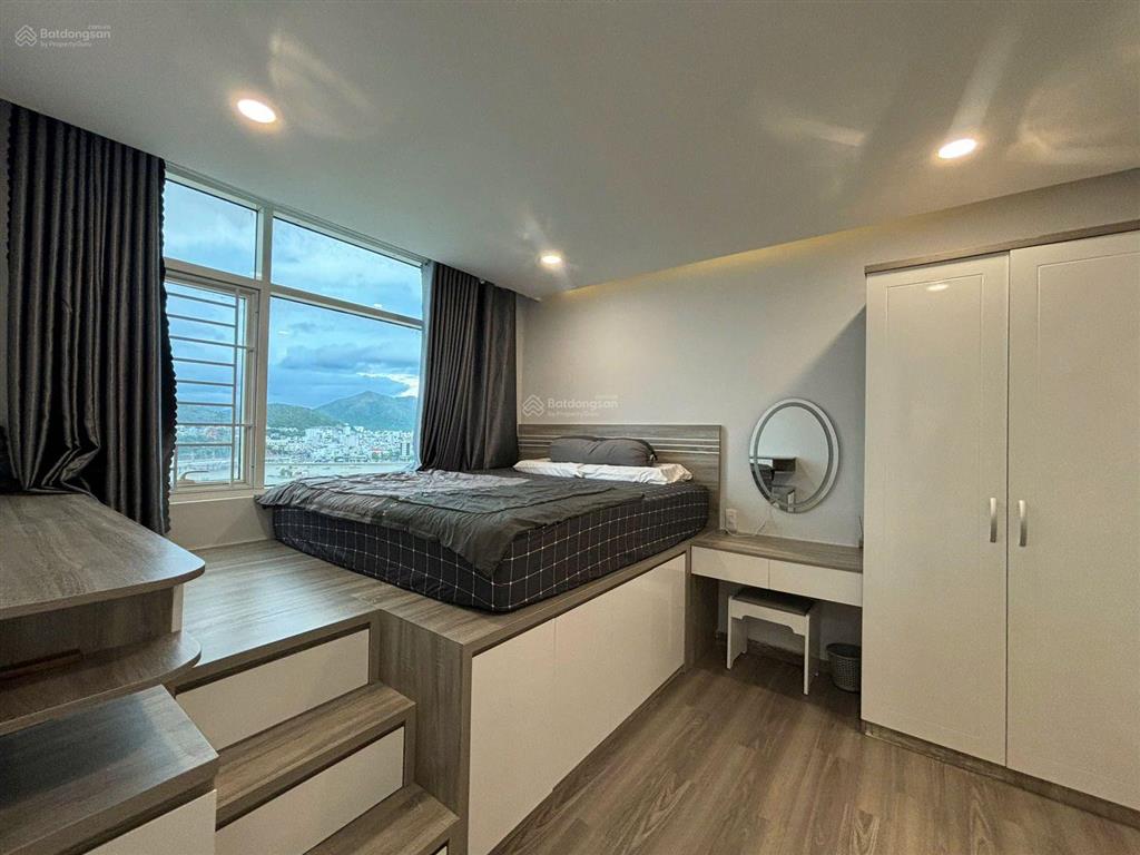 Bán căn hộ 4 phòng ngủ (2 căn đập thông) tại mường thanh khánh hòa