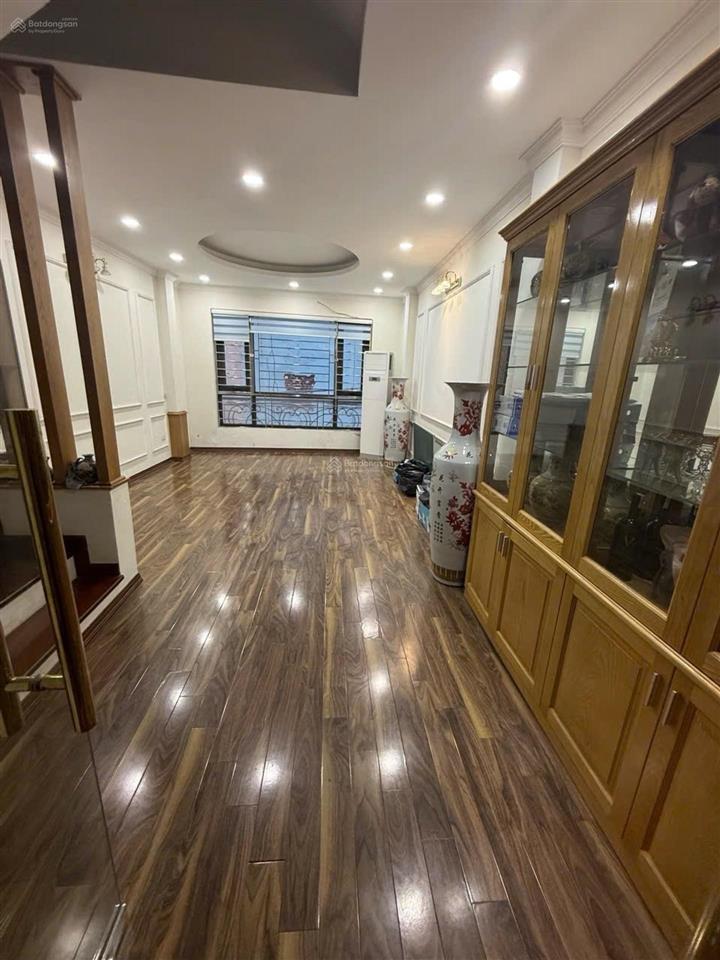 Bán nhà phố võ chí công, dt45m, mt4m, 6 tầng dân xây, ô tô qua nhà, sát phố, kinh doanh.