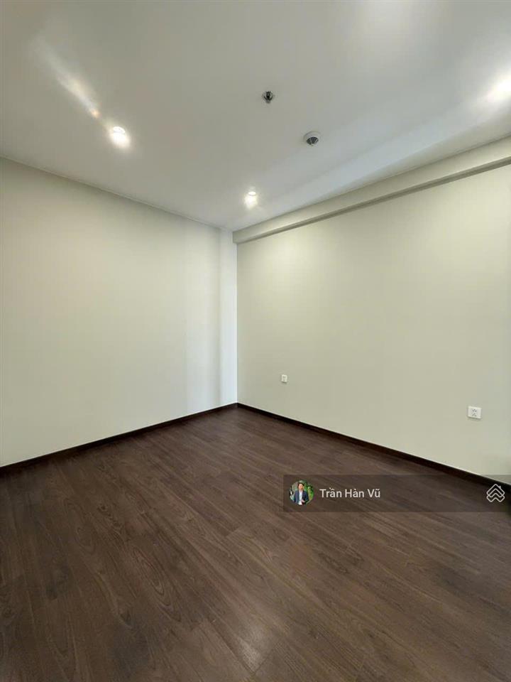 Rẻ chính chủ gửi bán nhanh căn 2pn căn hộ the emerald golf view trần hàn vũ