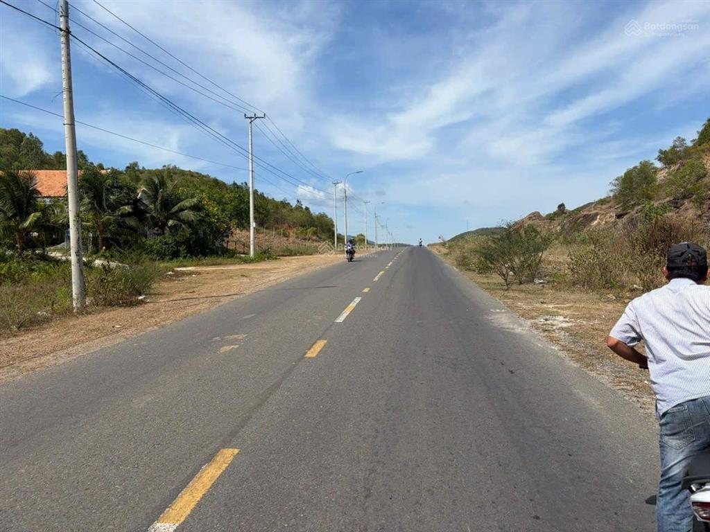 Hàng hiếm hòn khói 800m đất 2 mặt tiền