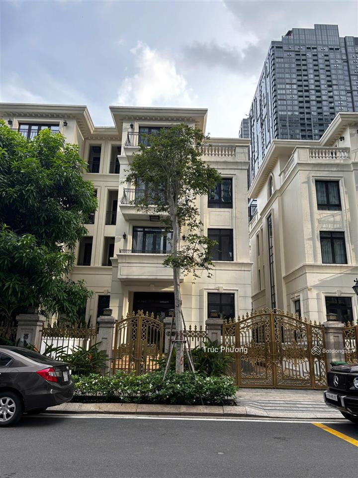 Biệt thự vinhomes ba son tôn đức thắng quận 1, 10x22.5m (cn 225m2) hầm + 4 tầng, giá 228 tỷ