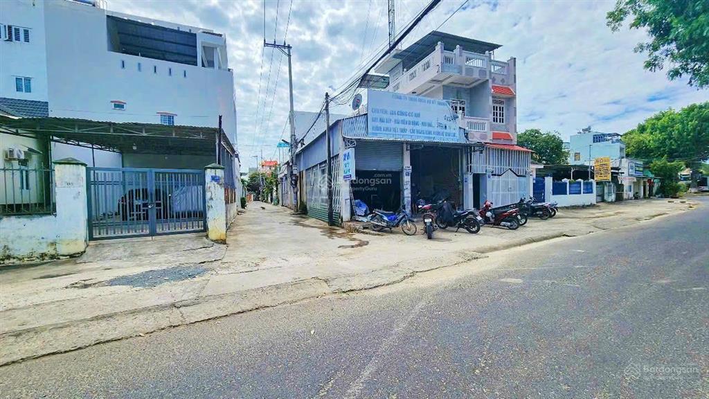 Góc 2 mặt tiền đường thân nhân trung, phù hợp xây căn hộ. giá 9,6 tỷ