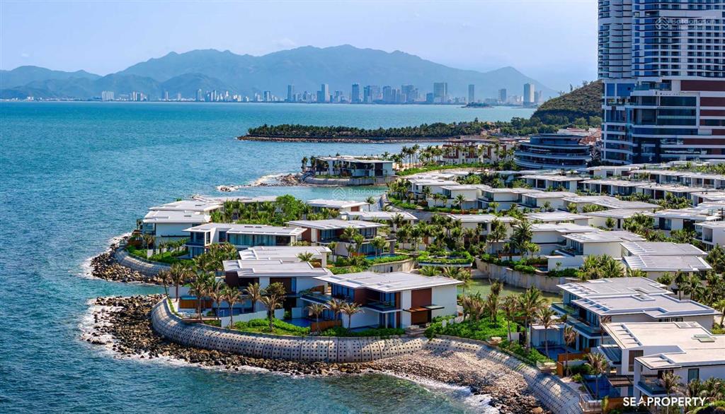 Bán biệt thự gran melia nha trang 3pn / 356.3m2 đã có sổ hồng, giá bán 38 tỷ. 0919 733 ***
