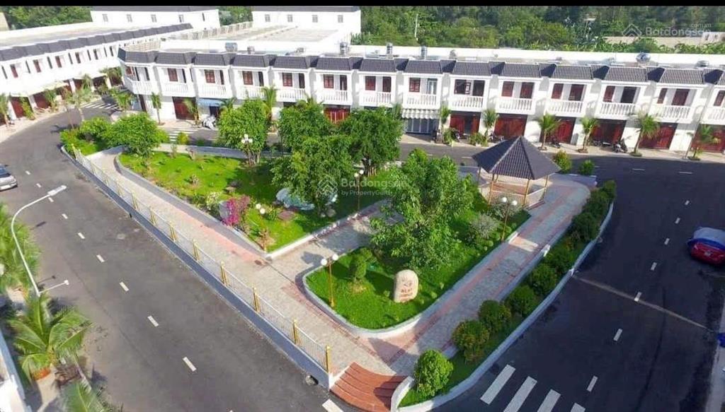 Bán nhà trệt 2 lầu hoàn công khu nhà ở đức huy champaca đông hoà dĩ an