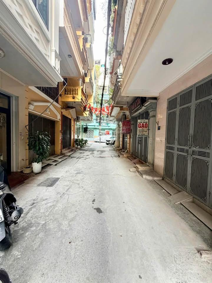 Bán nhà cầu giấy, chỉ 17.3 tỷ, nhà phân lô, ô tô tránh siêu vip, 7 tầng, thang máy, nhà đẹp, ở luôn