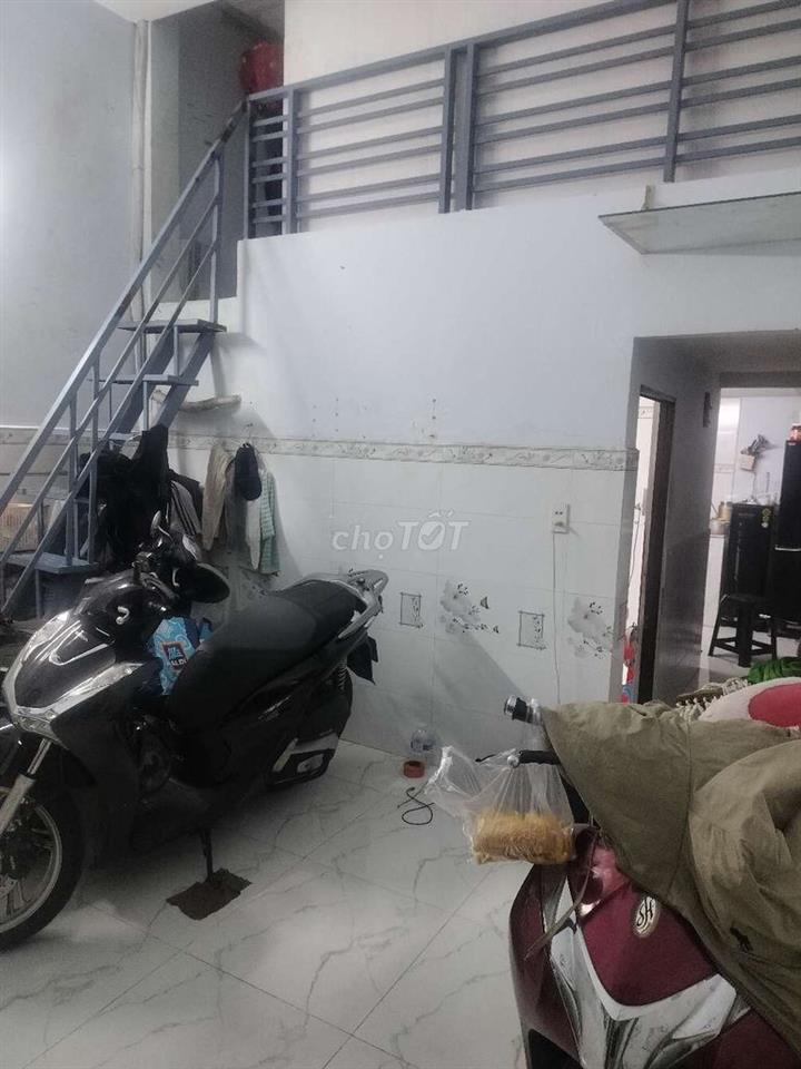 Bán nhà giá tốt - Gần chợ, gần trường học gần đường quốc lộ