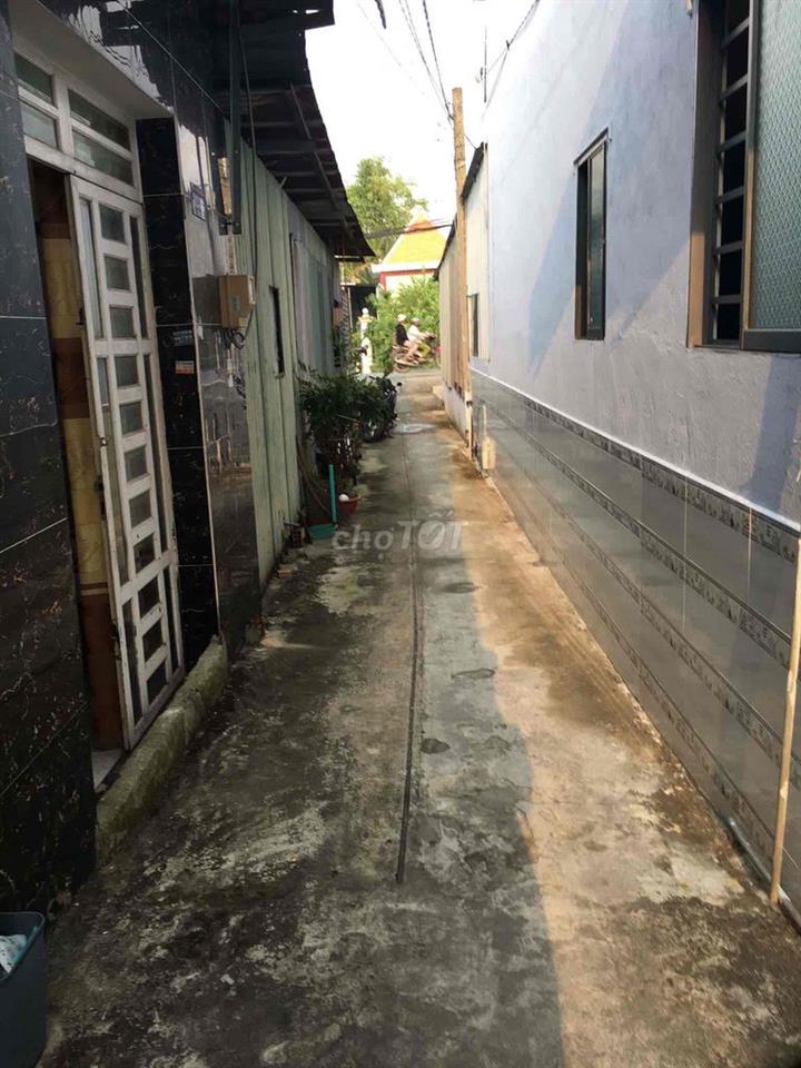 nhà bán mặt tiền 4B gần cao tốc