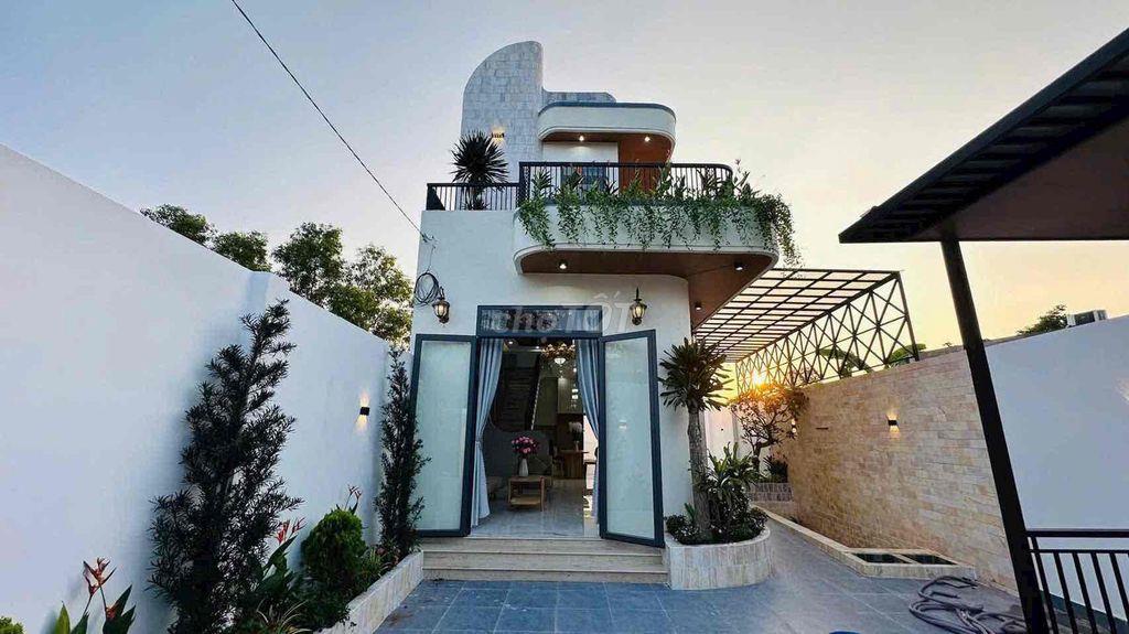 SIÊU PHẨM VILLA SÂN VƯỜN NGHĨ DƯỠNG 288m2-SỔ HOÀN CÔNG -TẶNG NỘI THẤT