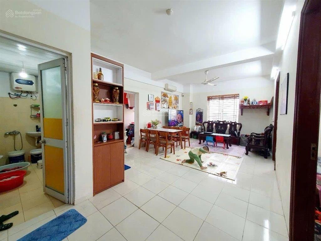 Bán căn góc 77m, 2 phòng ngủ, 2 vệ sinh, full nội thất tại kđt thành phố giao lưu