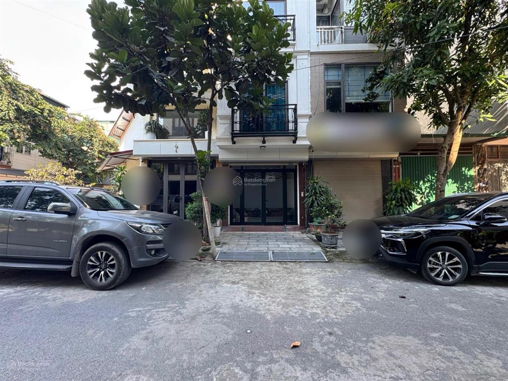 Phân lô tu hoàng ô tô tránh và đỗ kinh doanh, vỉa hè thang máy vi vu nội thất sang trọng