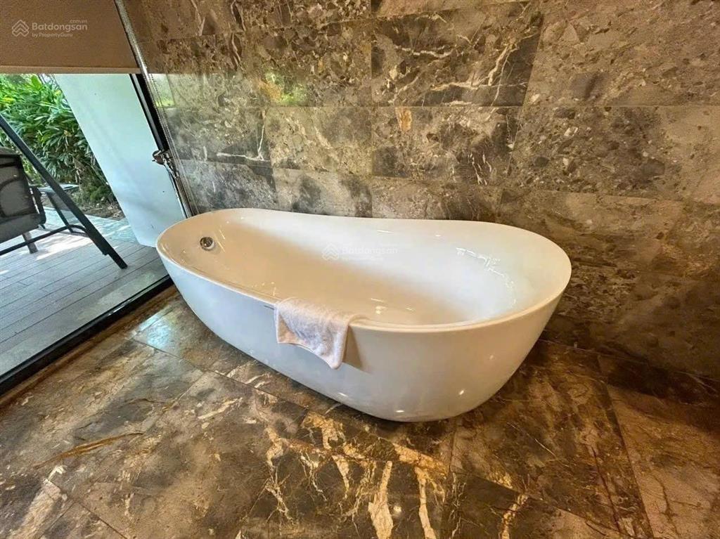 Bán biệt thự mặt hồ 400m flamingo đại lải 4pn, bể bơi riêng, sổ lâu dài giá 23 tỷ