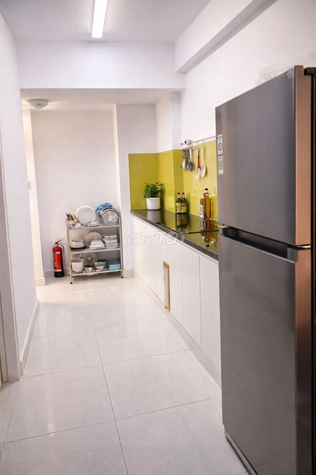 Bán gấp căn hộ 8x plus sổ hồng . 63m ít nội thất