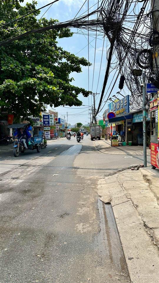 Nhà mặt tiền xuân thới đông 2 120m2 ngang hơn 4m giá 5 đồng