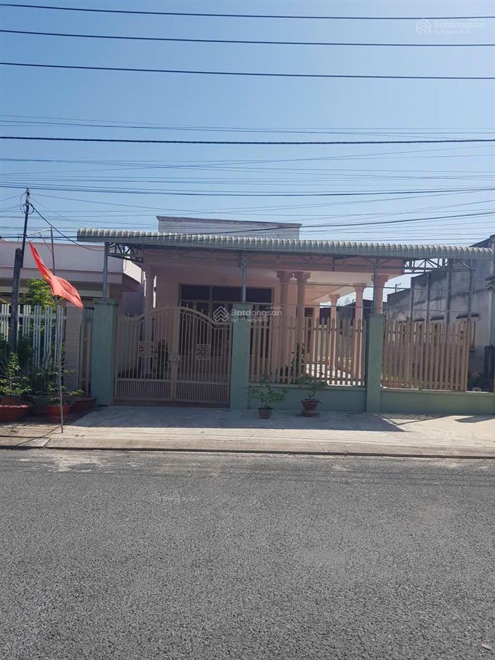 Đất mặt tiền ngã tư đường nguyễn trọng cát và trường chinh, tp tây ninh, diện tích 4x20m, tc 100%