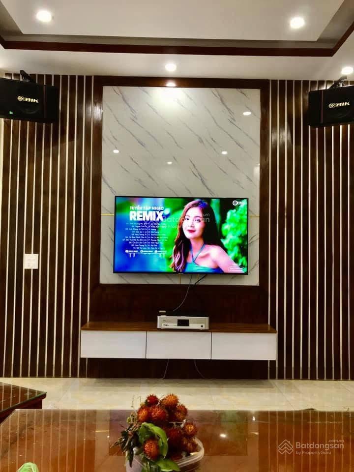 Bán nhà riêng tại yên bệ, 5,85 tỷ, 62 m2, ô tô đỗ cửa, đường nhựa, sổ đỏ 50 m2, nhà cao 3 tầng
