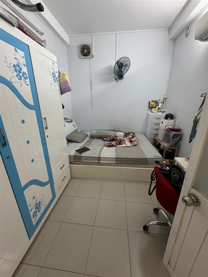 Cần bán căn hộ hùng vương điện máy q5, diện tích 75m2, 3phòng ngủ, 1 wc, giá bán 3.8 tỷ bớt lộc