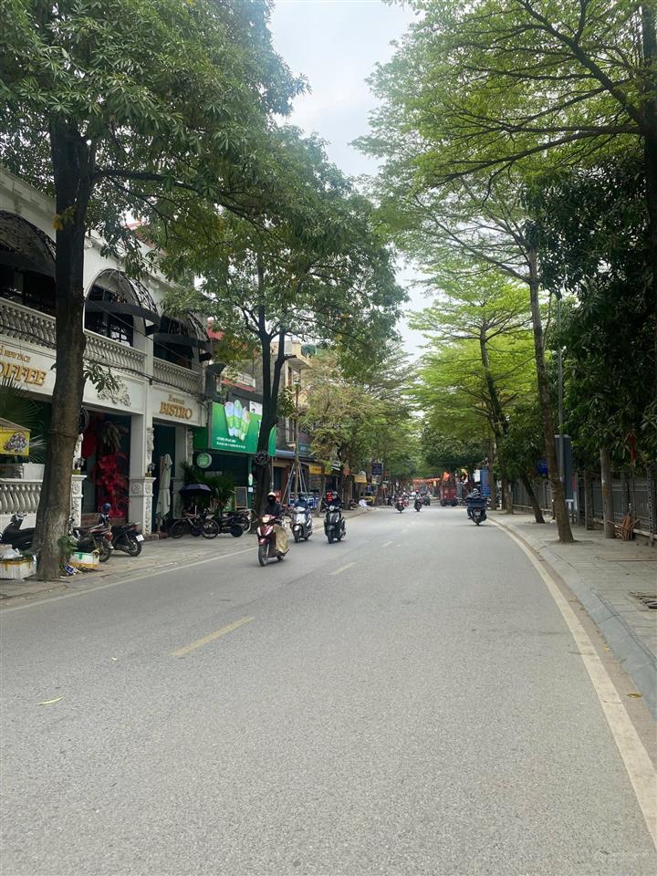 Hộ khẩu phường chương mỹ 2 tỷ hơn có ngay lô đất trung tâm thị trấn chúc sơn cần tìm chủ