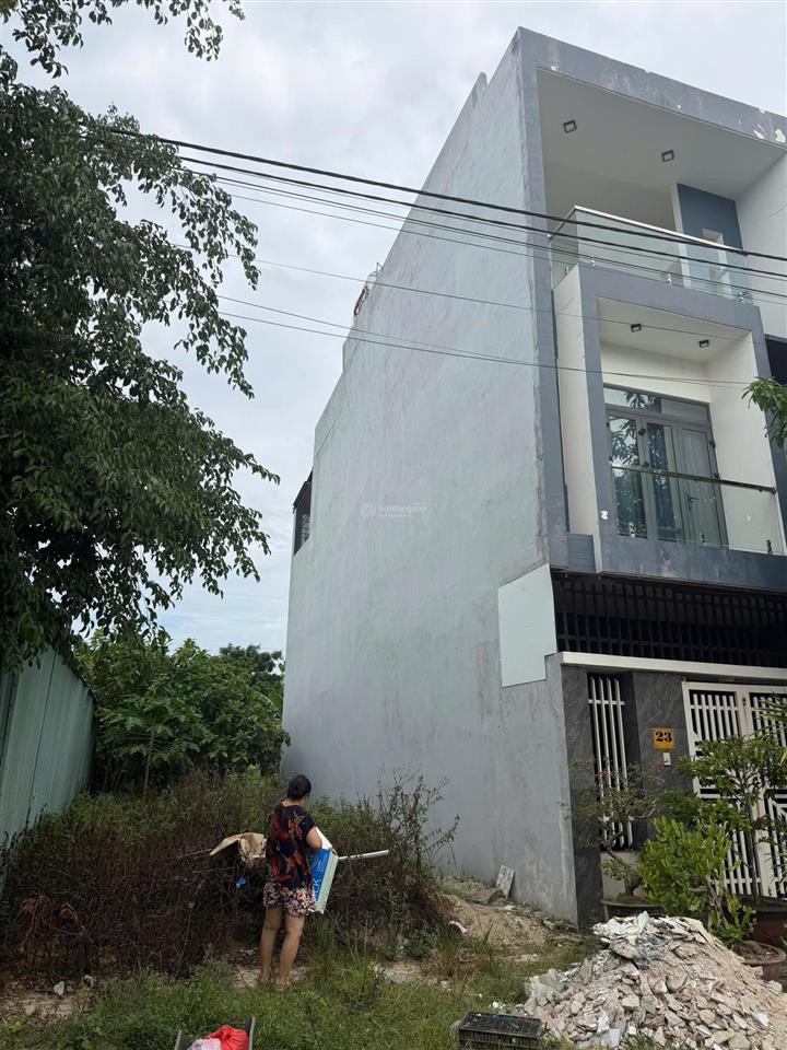 Chào bán lô đường hòa phú 8 gần ngã ba huế, giá chỉ 4,3 tỷ cực rẻ 0911 190 ***