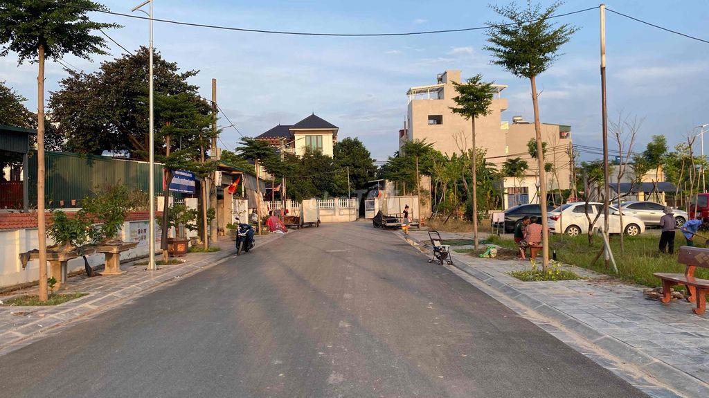 BÁN ĐẤT MẶT TIỀN ĐẠI ĐỒNG THIÊN LỘC 135M VIEW VƯỜN HOA KINH DOANH
