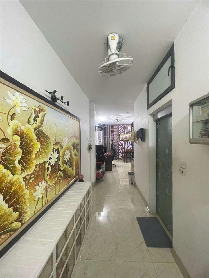 Thay đổi môi trường sinh hoạt. Bán tòa nhà tư xây kiên cố 8 tầng 1 tum