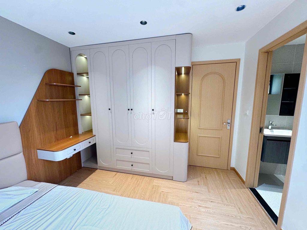 gia đình chuyển nhượng căn chung cư 2 ngủ, 2 vệ sinh, căn góc, 4,x tỷ.