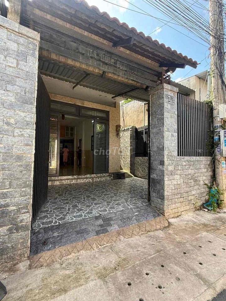 Chủ ngộp cần bán nhà C4 tân an TDM có 3PN giá 1ty 650tr
