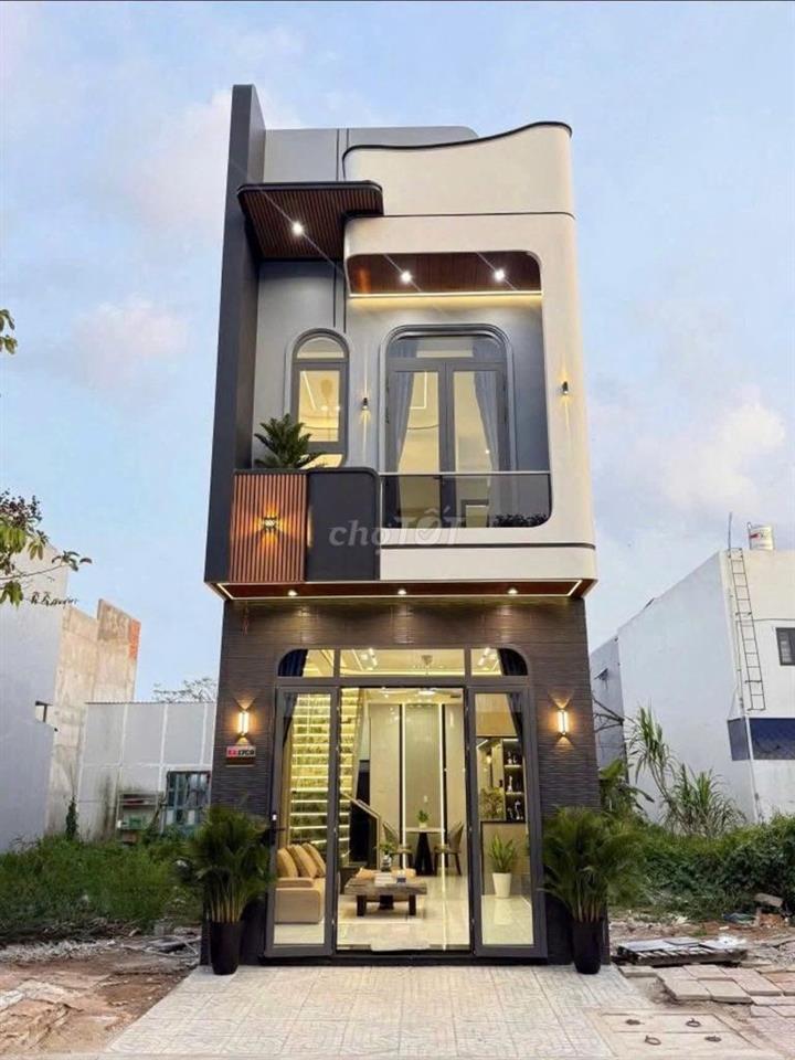 Bán nhà Thủ Dầu Một 120m2, đường xe hơi, ngay bệnh viện Hoàn Mỹ