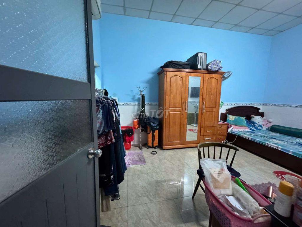 BÁN NHÀ CẤP 4 167M2 CÓ SÂN ĐỂ XE HƠI VÀ SÂN SAU TO TIỆN TRỒNG CÂY