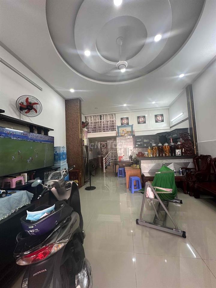 cần ra nhà cấp 4gác lững đẹp