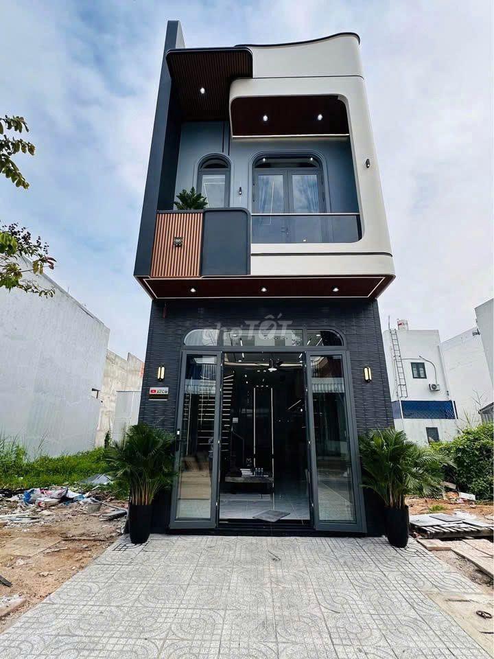 Nhà trung tâm Thủ Dầu Một - 1 trệt 1 lầu - Sổ Hồng riêng - Chỉ 2,8 tỷ