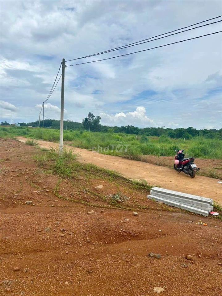 góc 2 mặt tiền 1200m2 giá 395tr