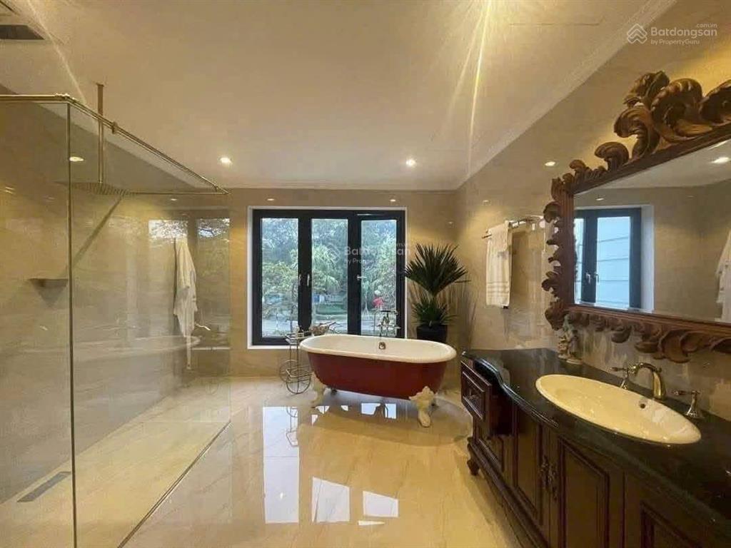 Biệt thự khu vip mỹ đình 1, 2 mặt ngõ ô tô tránh, 3 thoáng, kinh doanh tốt, dòng tiền cao.