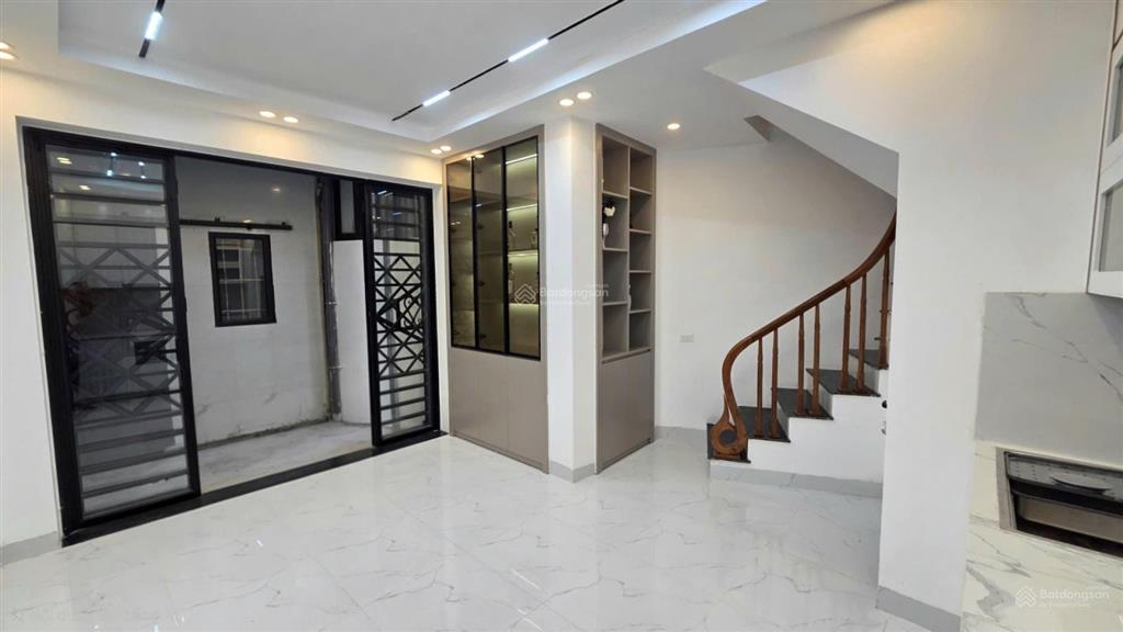 Chính chủ bán nhà triều khúc, ngõ nông, nhà full nội thất, vị trí trung tâm hiếm nhà bán, 6.3 tỷ